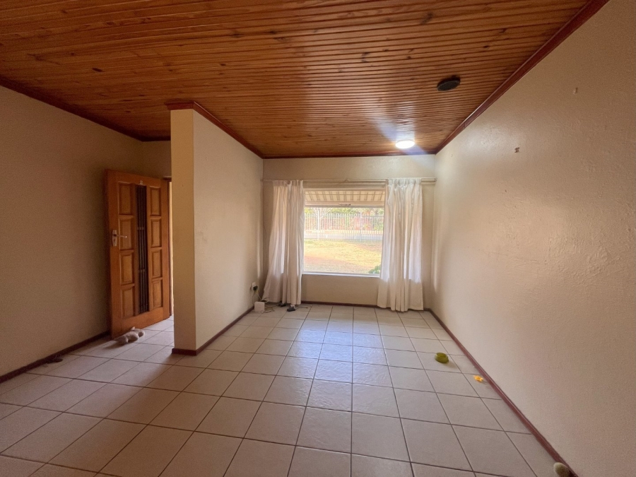 4 Bedroom Property for Sale in Pellissier Free State